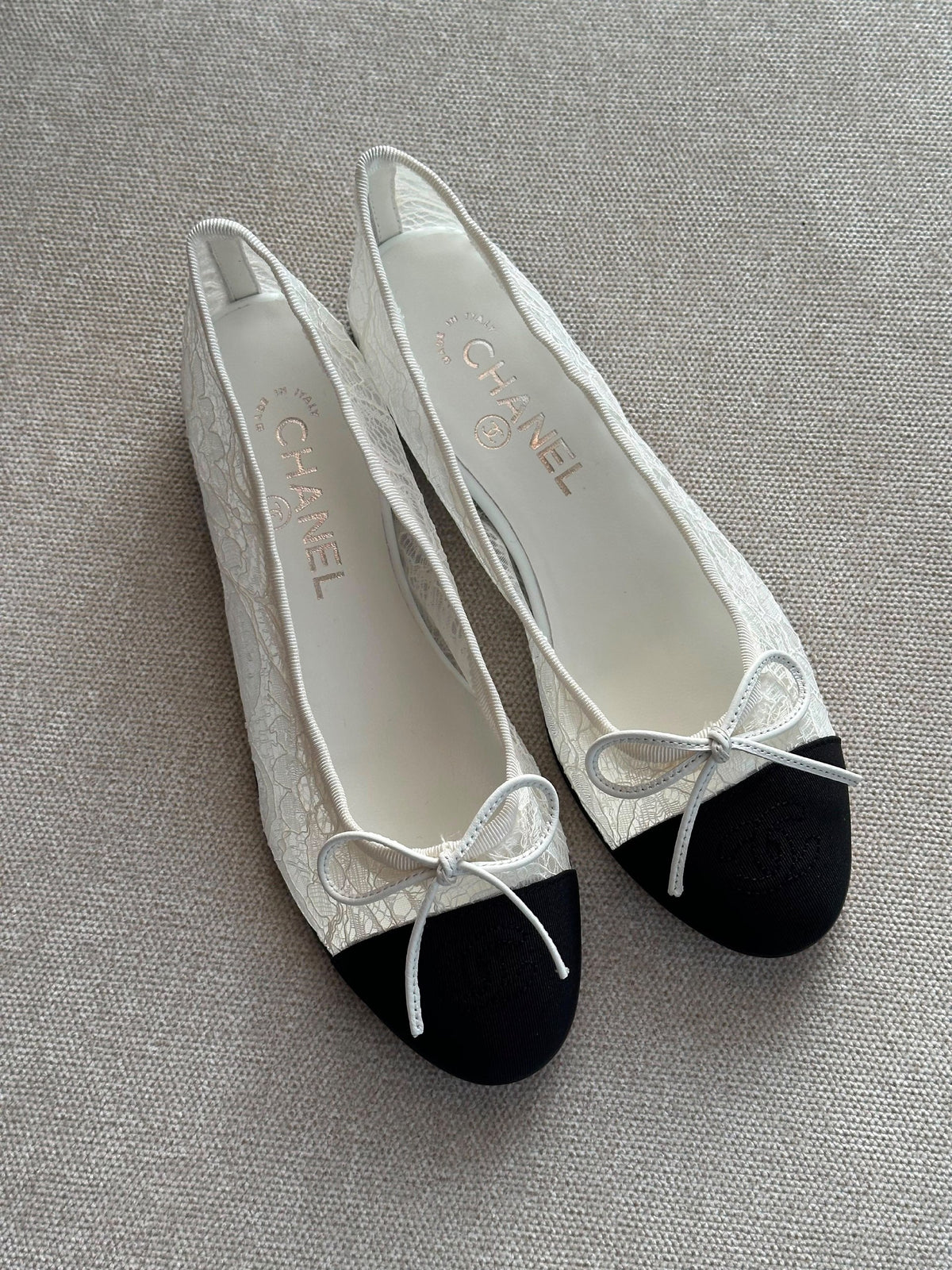 Chanel Ballerina - White & Black
