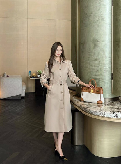 Burberry Single-Breasted Trench Coat - Beige