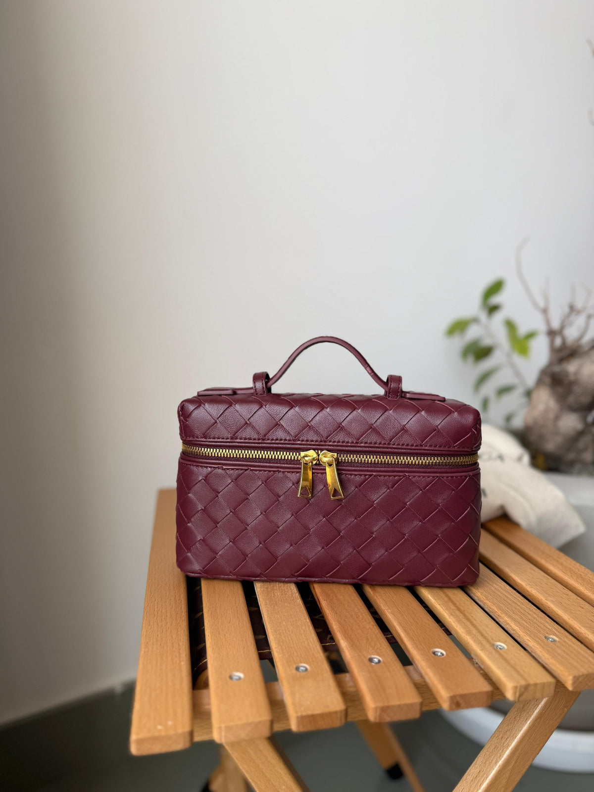 Bottega Veneta Woven Vanity Makeup Bag - Burgundy