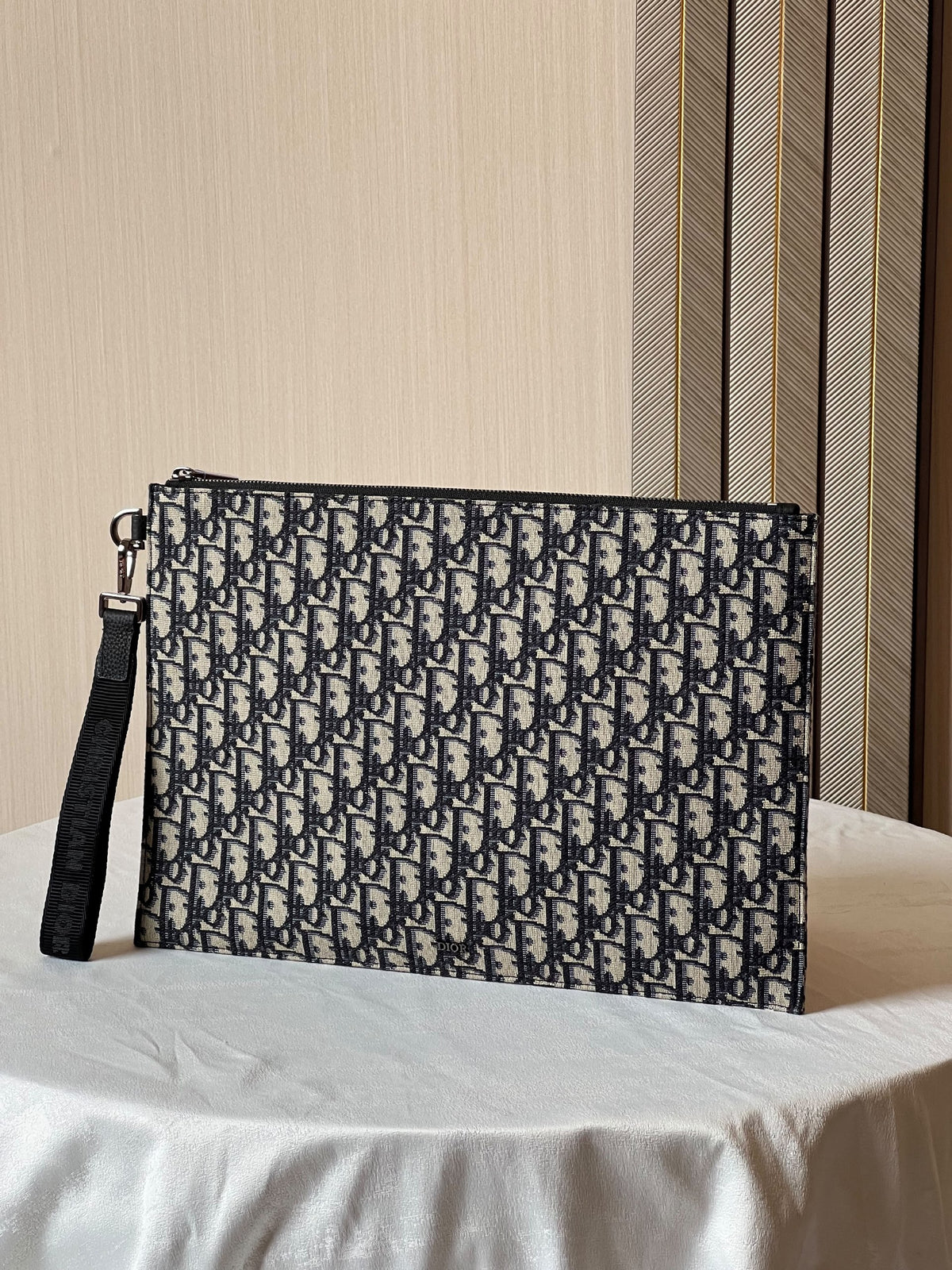 Dior Contrast-Logo Clutch - Beige