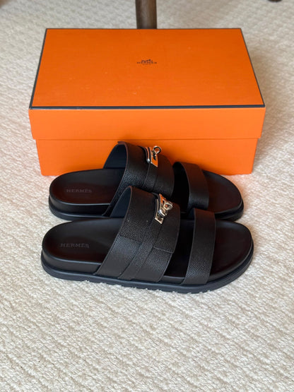 Hermès Slippers - Black