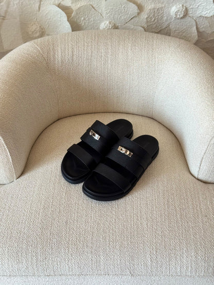 Hermès Slippers - Black