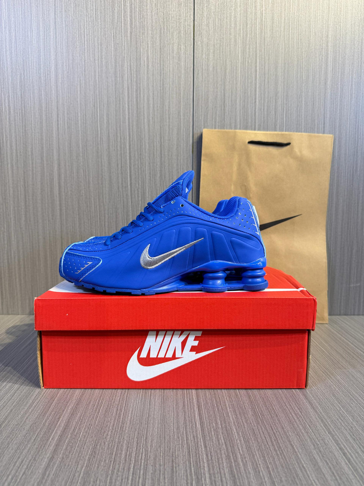 Nike Shox R4 Blue Sneakers - 