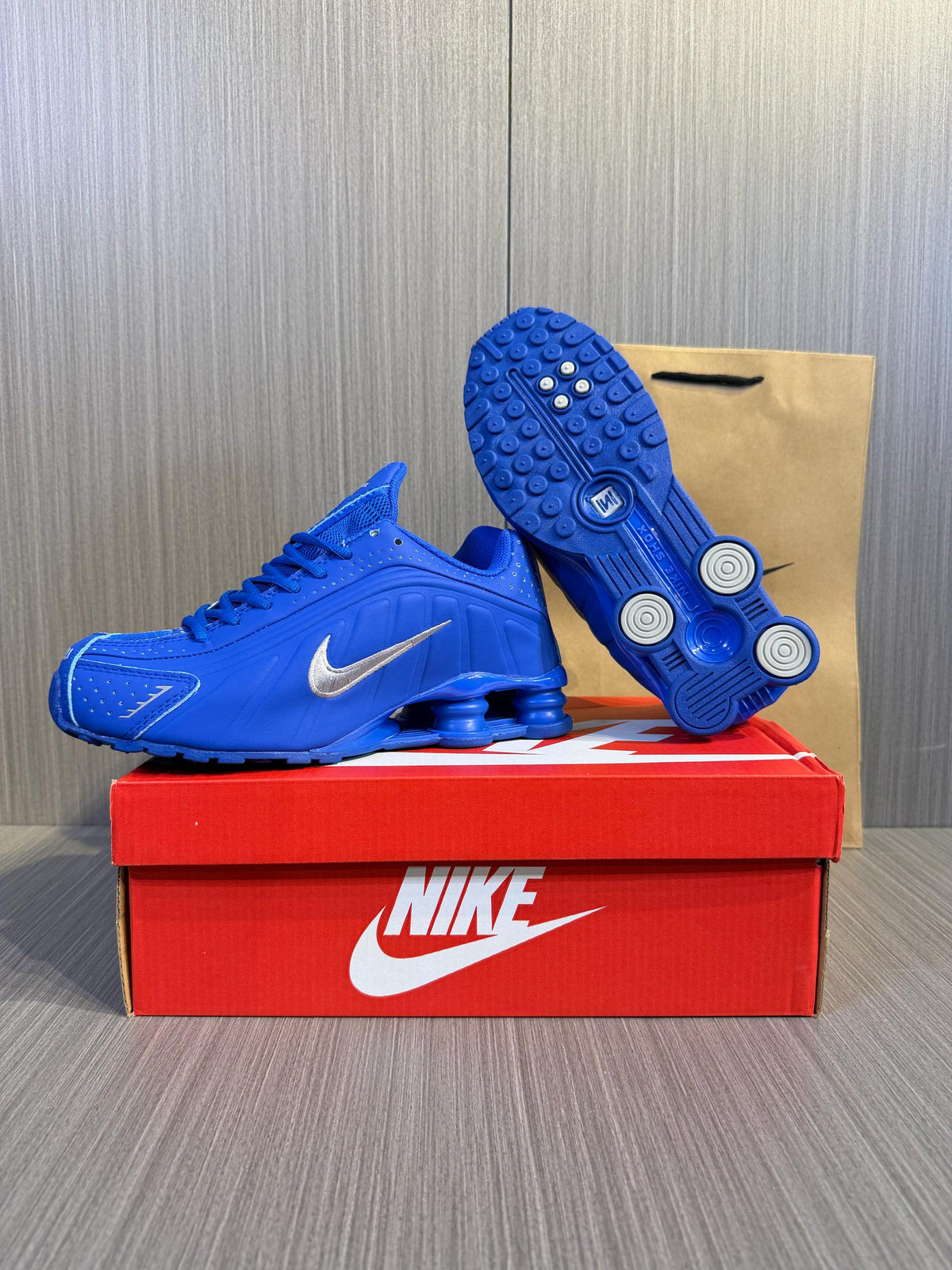 Nike Shox R4 Blue Sneakers - 