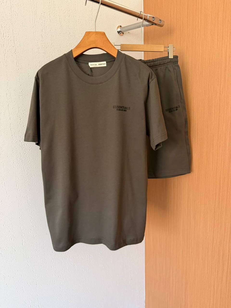 Essential Set - 