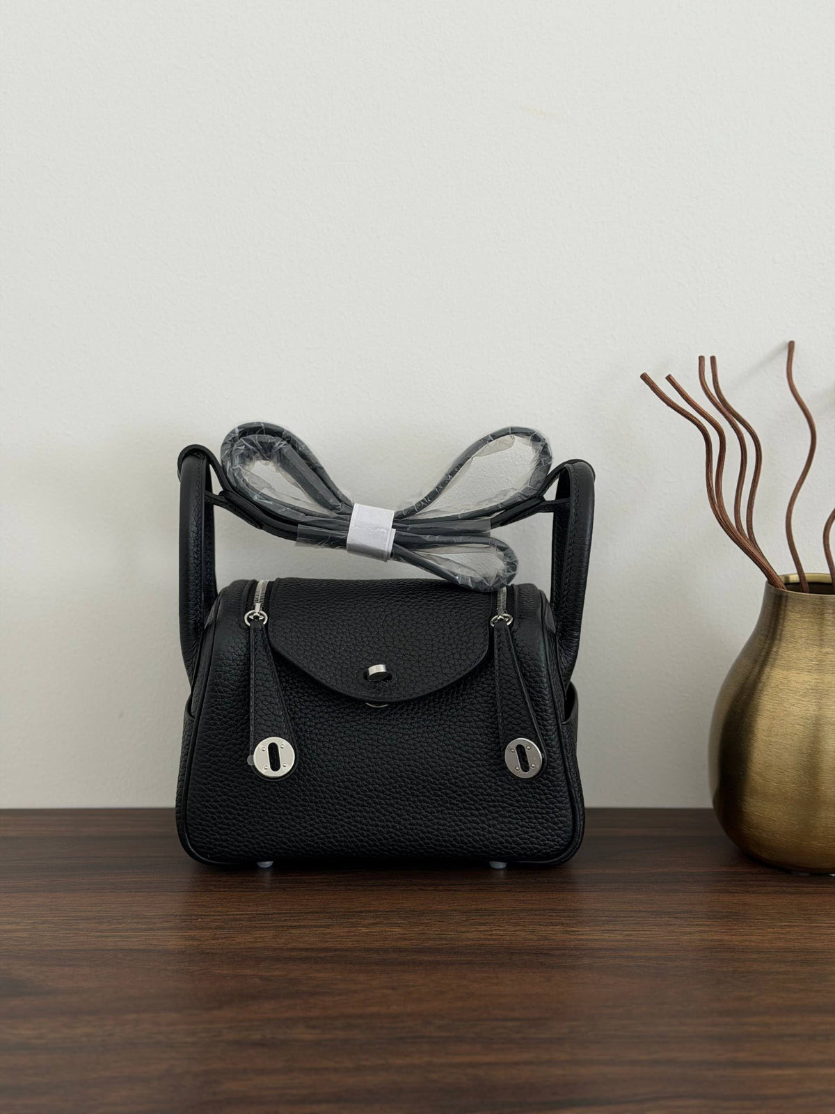 Hermès Lindy Shoulder Bag - Black