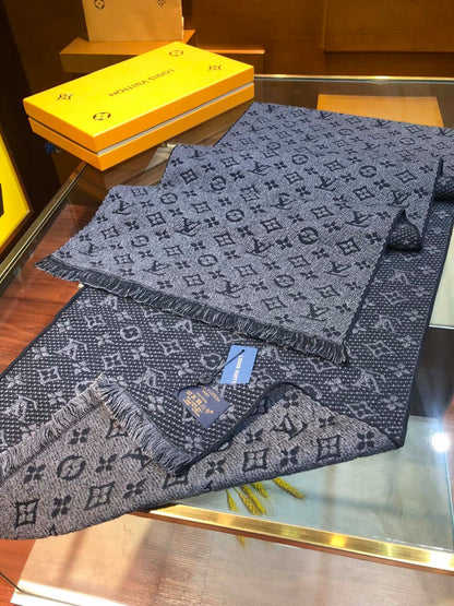 Louis Vuitton Scarf - Grey Monogram