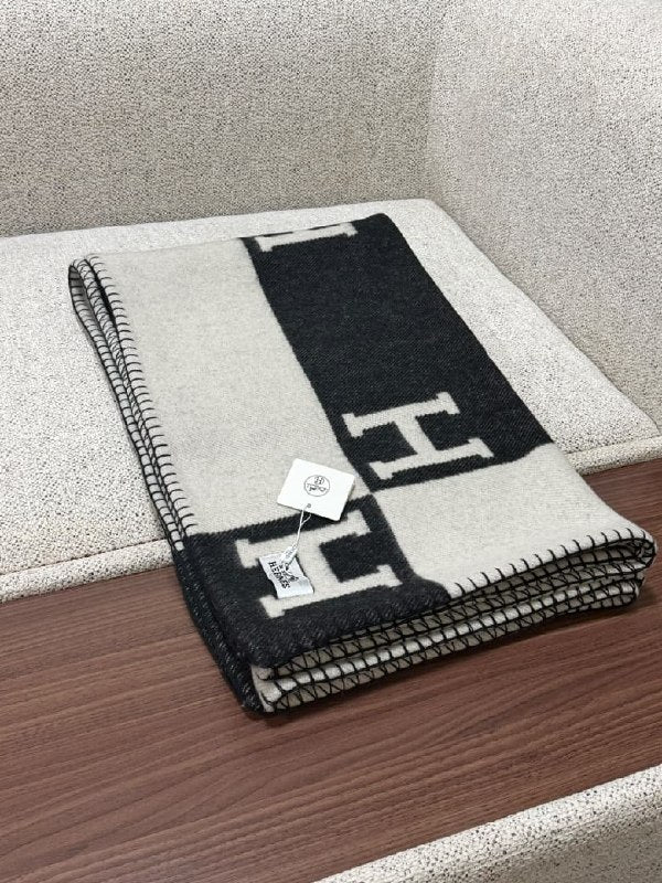 Hermès H-Pattern Blanket - Black