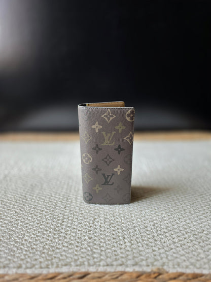 Louis Vuitton Brazza Monogram Wallet - Grey Monogram