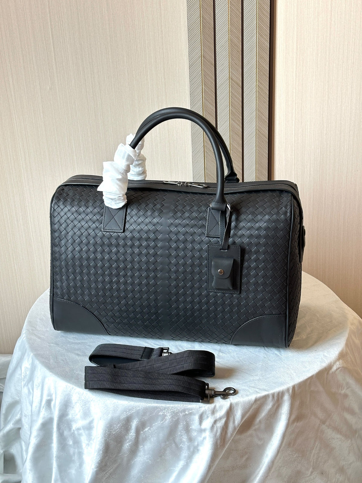 Bottega Veneta Woven Travel Bag Corner-Panel Design - Black