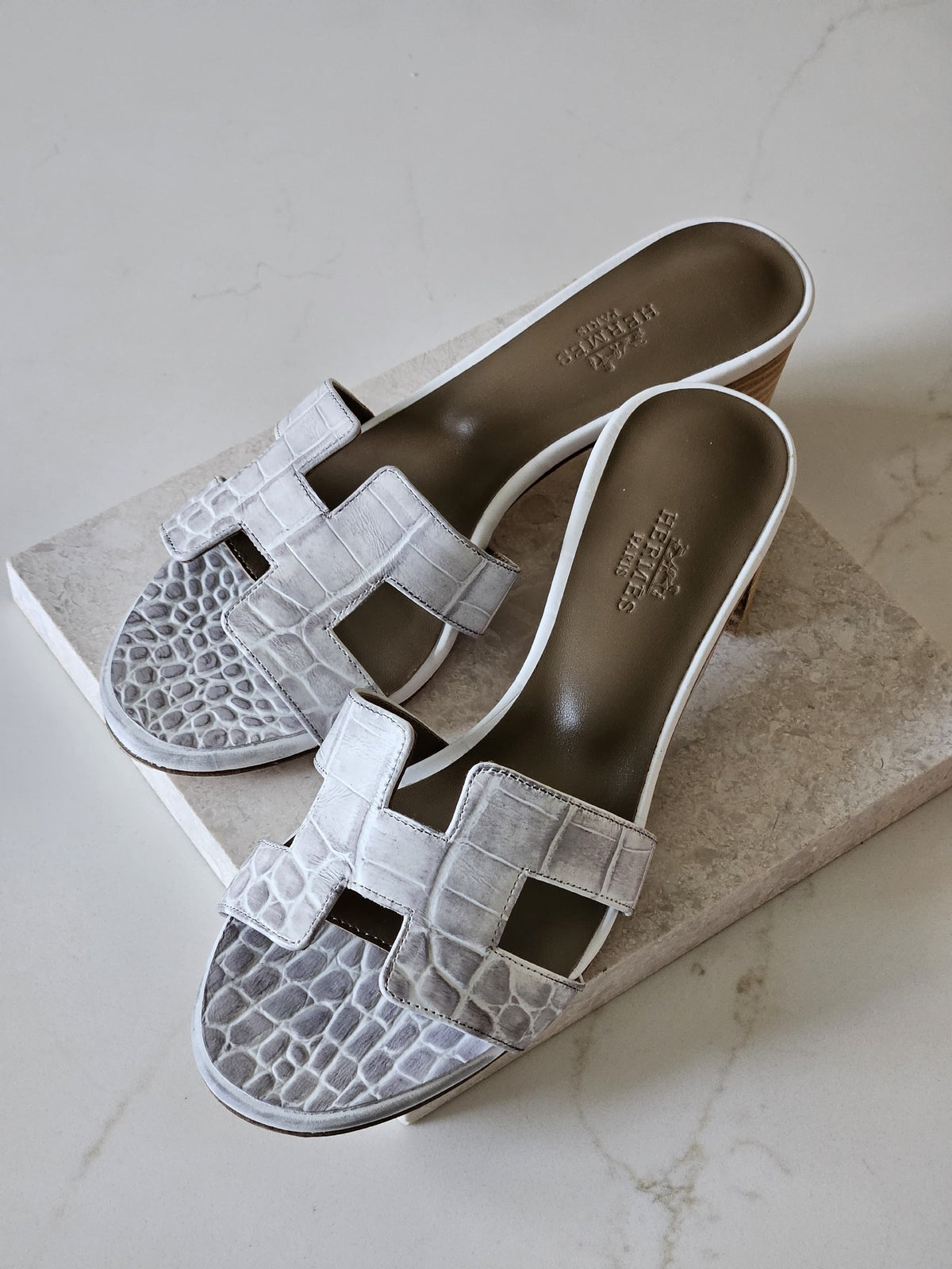 Hermès Heels - White Embossed