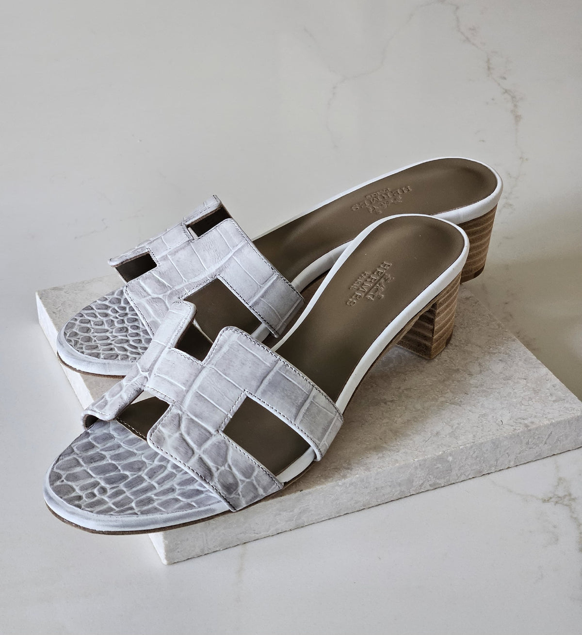 Hermès Heels - White Embossed