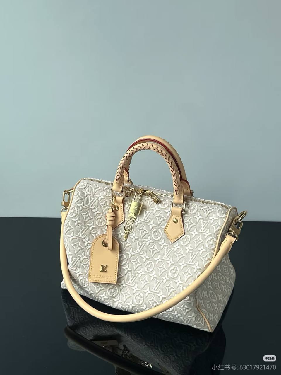 Louis Vuitton Sling Bag - 