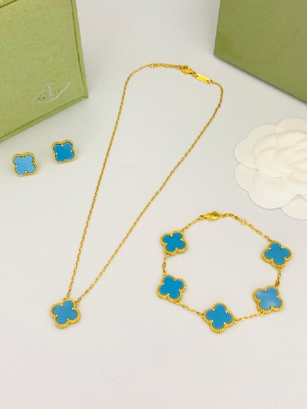 Van Cleef & Arpels Clover Jewelry Set - Blue