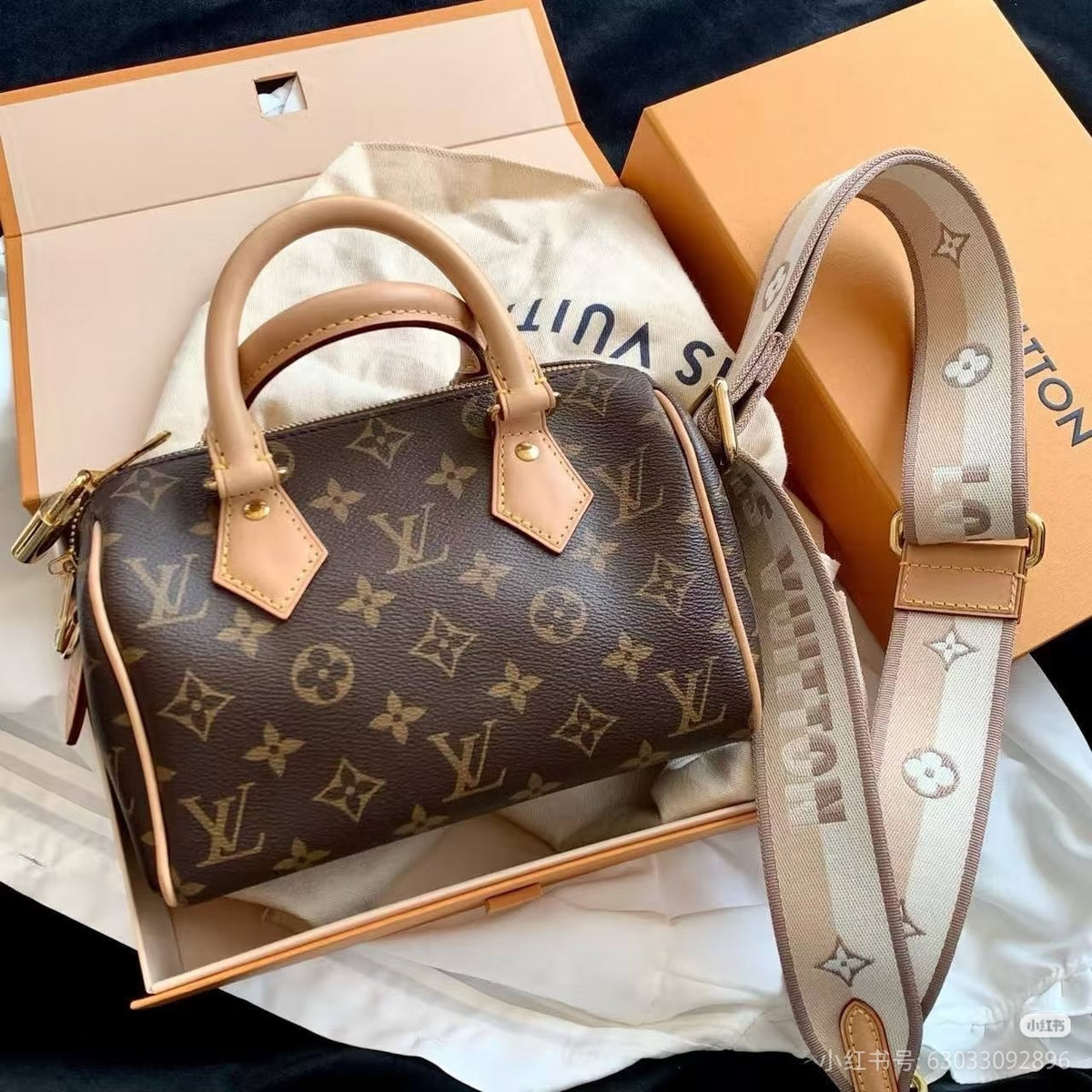 Louis Vuitton Shoulder Bag - Monogram