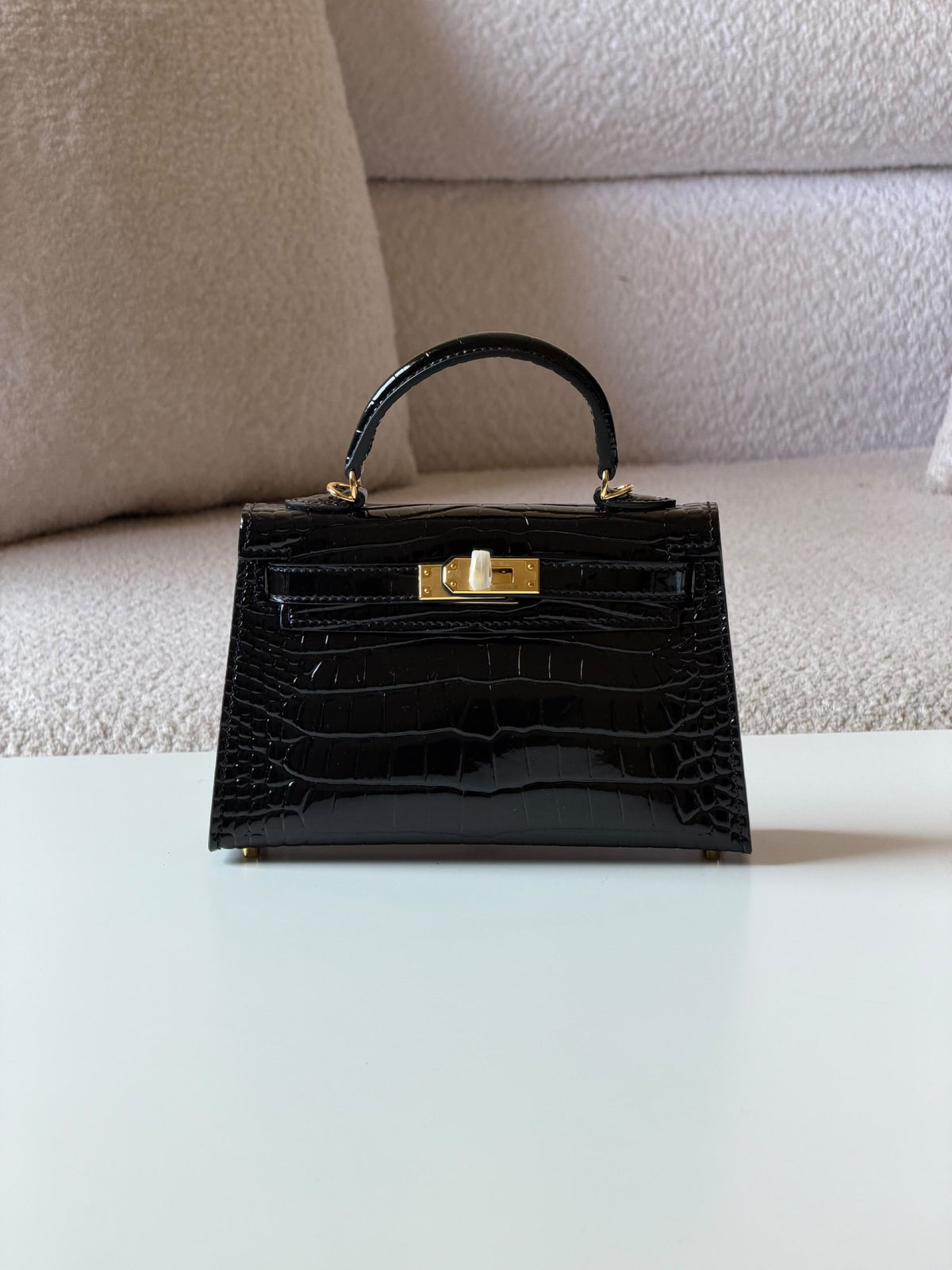 Hermès Mini Kelly Handbag - Black Embossed