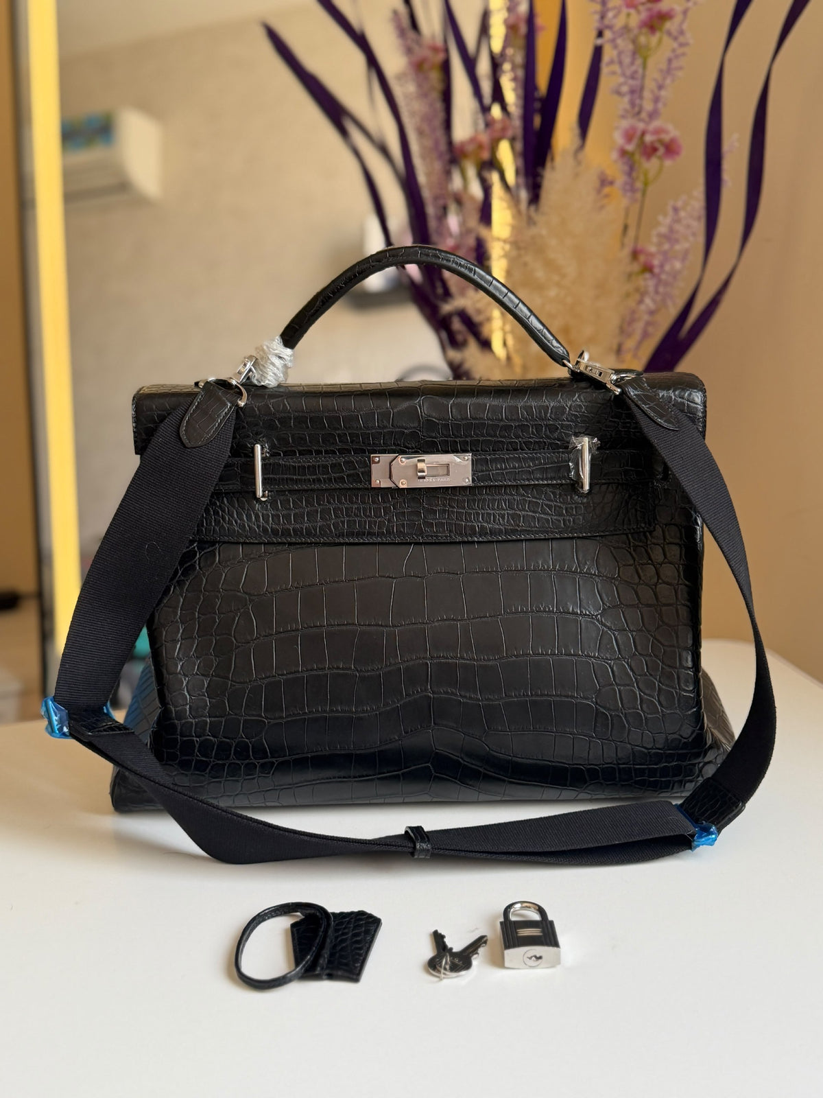 Hermès Top-Handle Handbag - Black Embossed