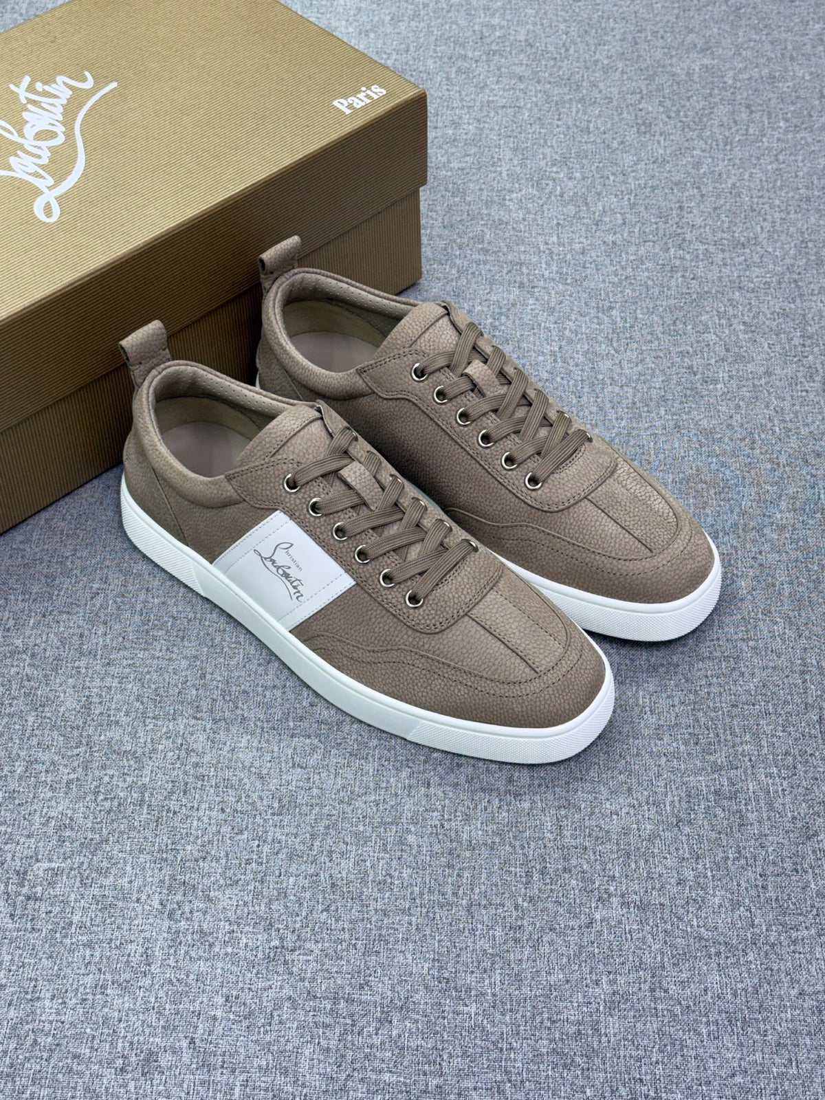 Christian Louboutin Sneakers - Beige