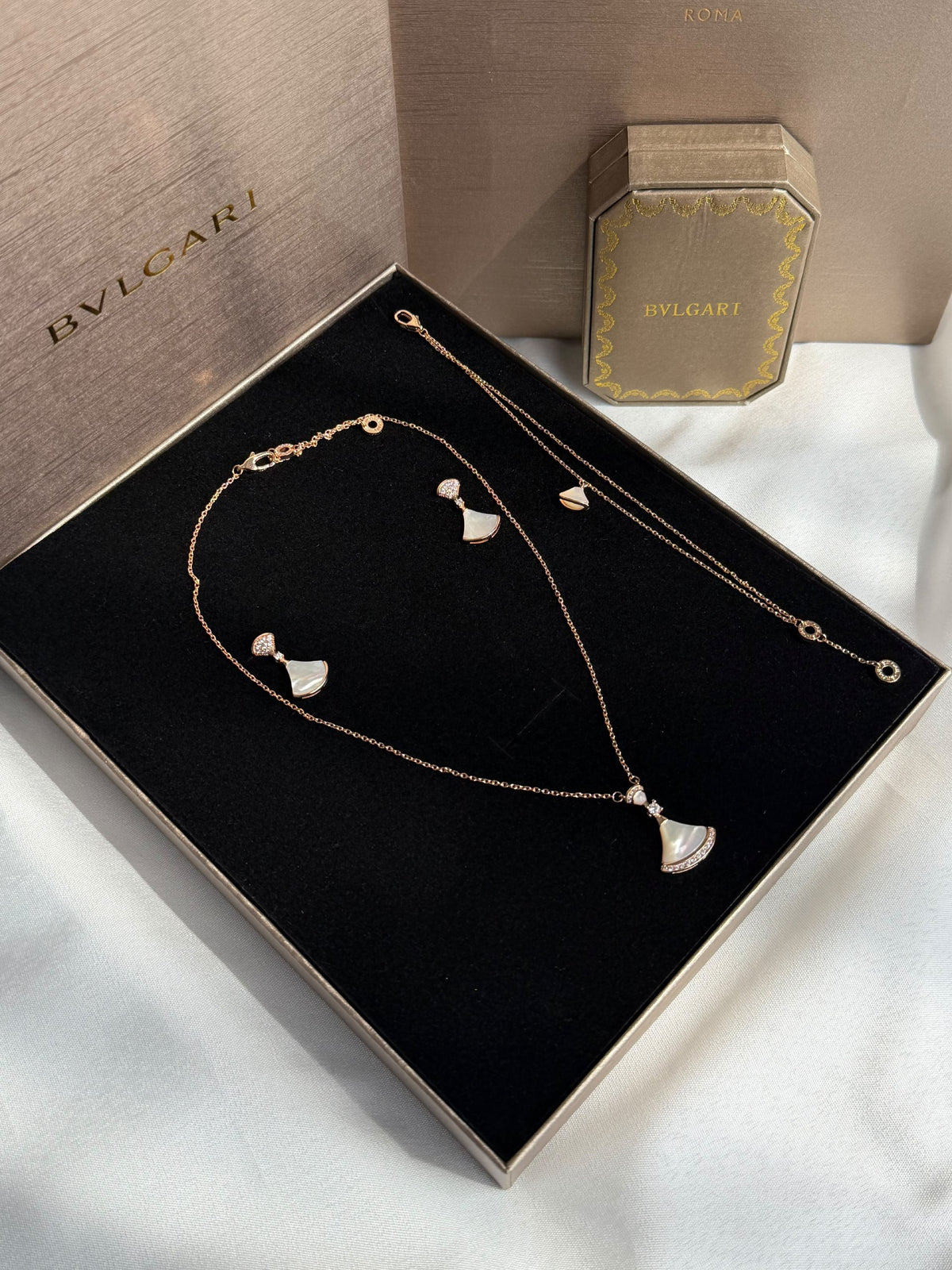 Bulgari Jewelry Set - Gold