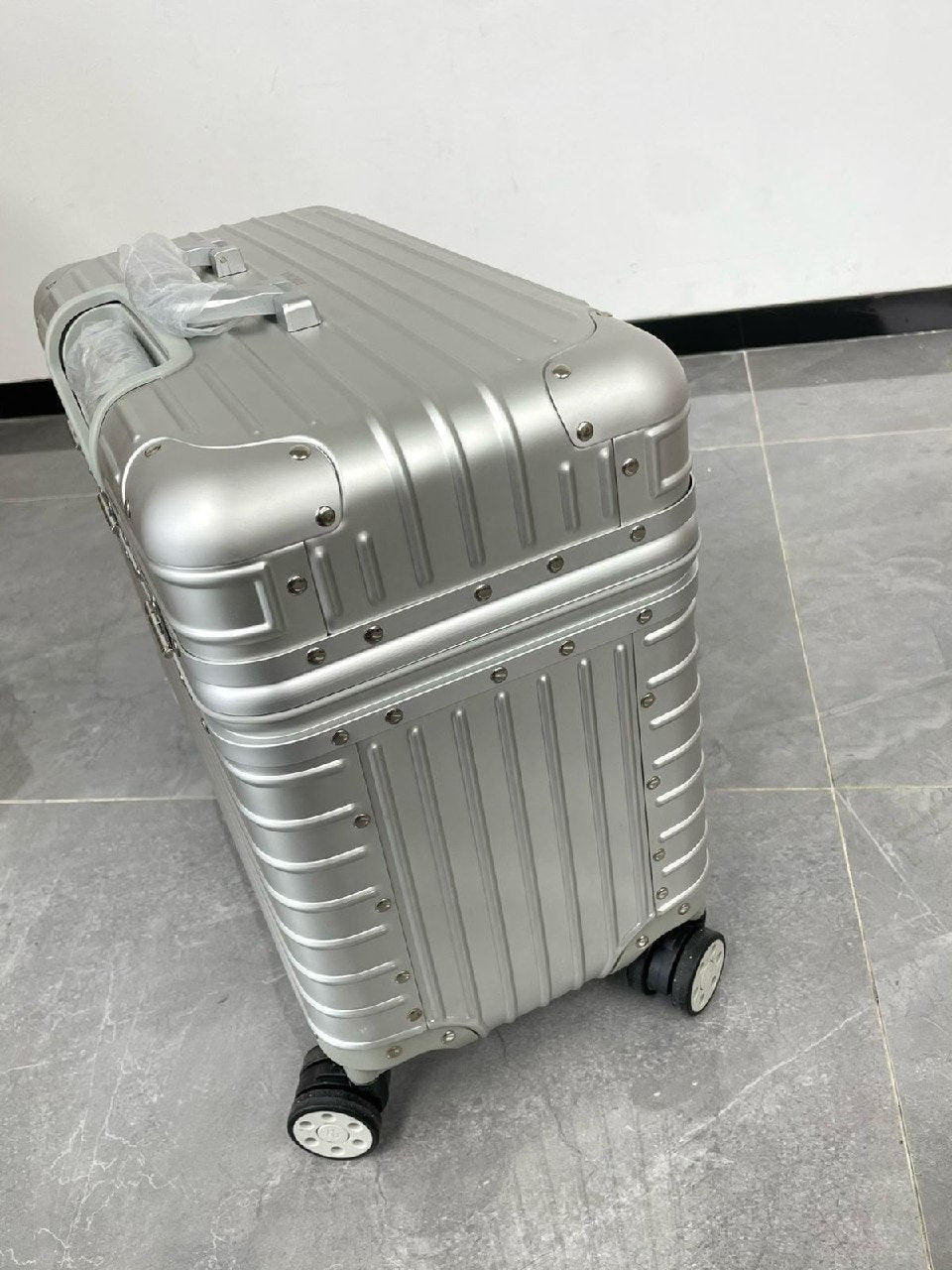 Rimowa Pilot Briefcase - Silver