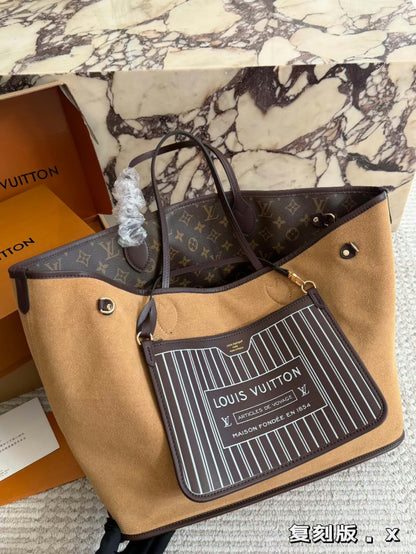 Louis Vuitton Tote Bag - Beige Monogram