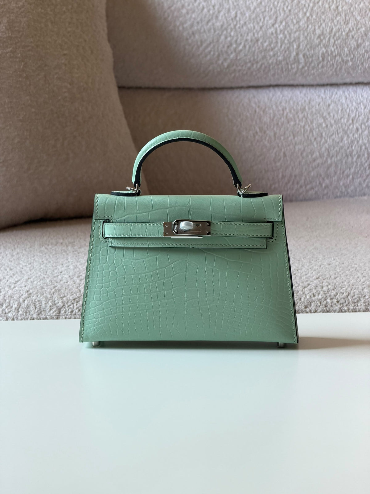 Hermès Mini Kelly Handbag - Green Embossed