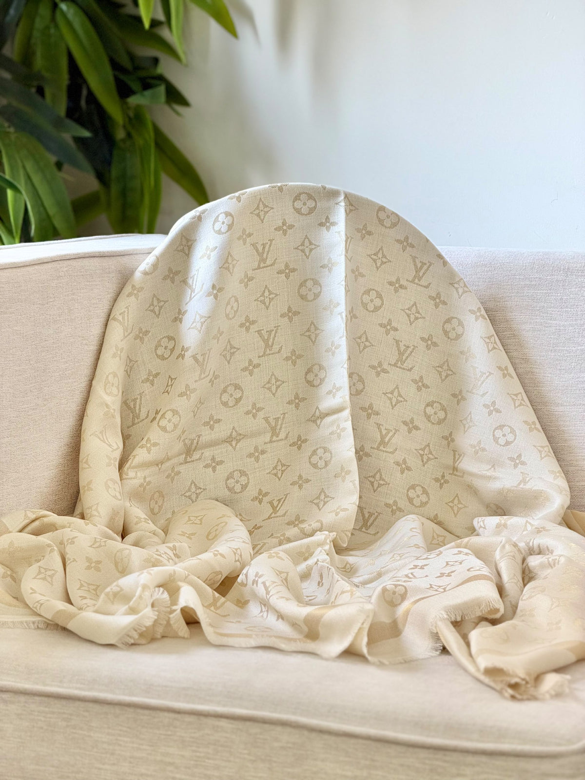 Louis Vuitton Scarf - Beige