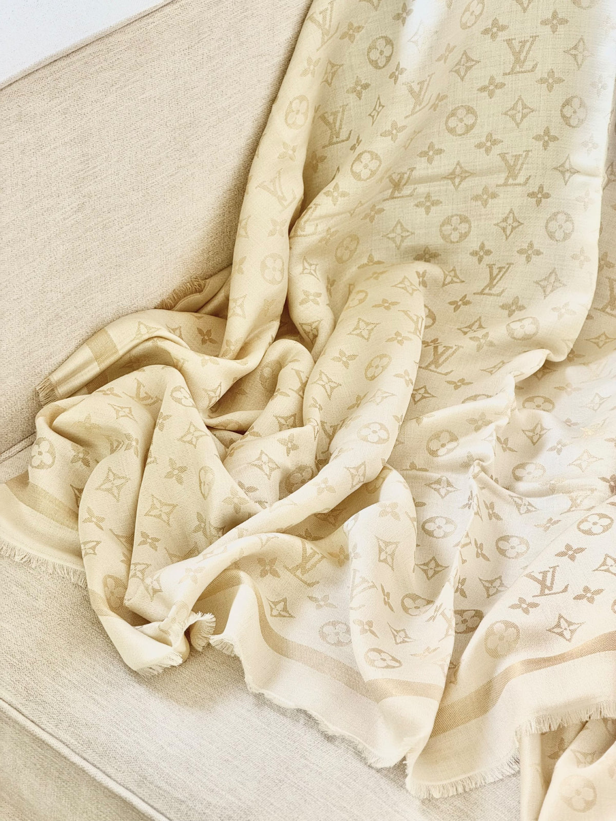 Louis Vuitton Scarf - Beige
