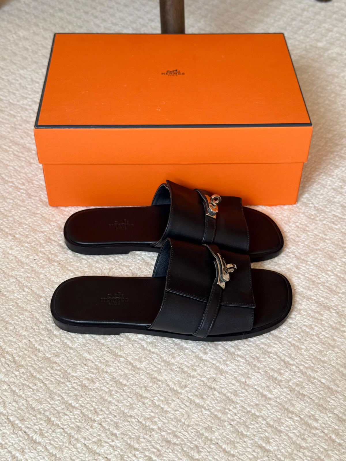 Hermès Buckle Slippers - Black