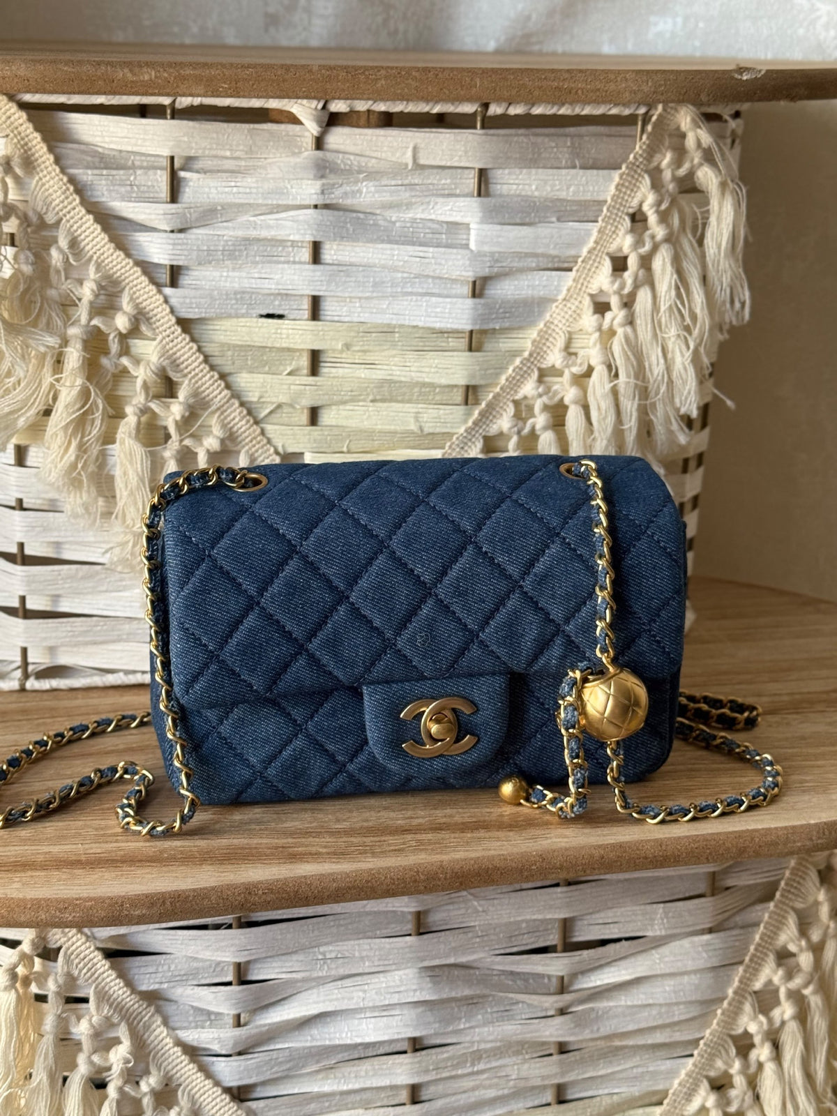 Chanel Diamond-Pattern Shoulder Bag - Blue