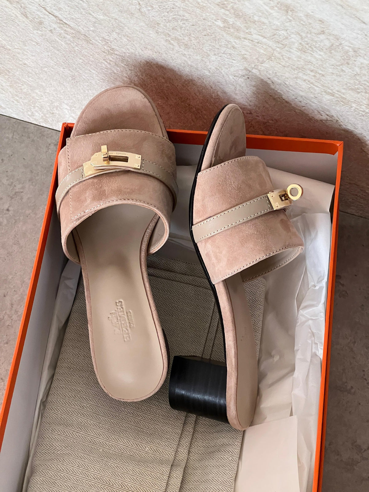 Hermès Slippers Buckle Strap - Beige, Black