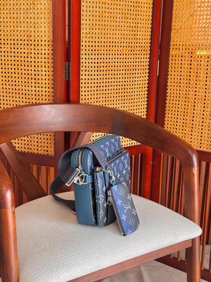 Louis Vuitton Messenger Bag - 