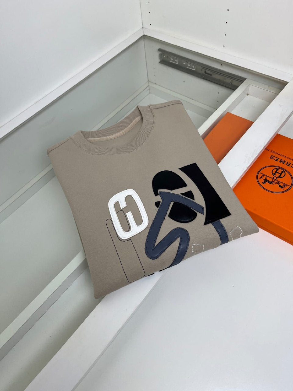 Hermès Sweatshirt Appliqué Logo - Beige