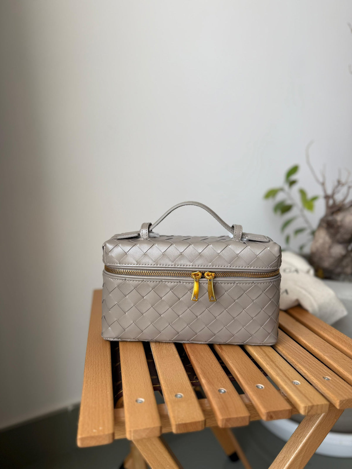 Bottega Veneta Woven Vanity Makeup Bag - Grey