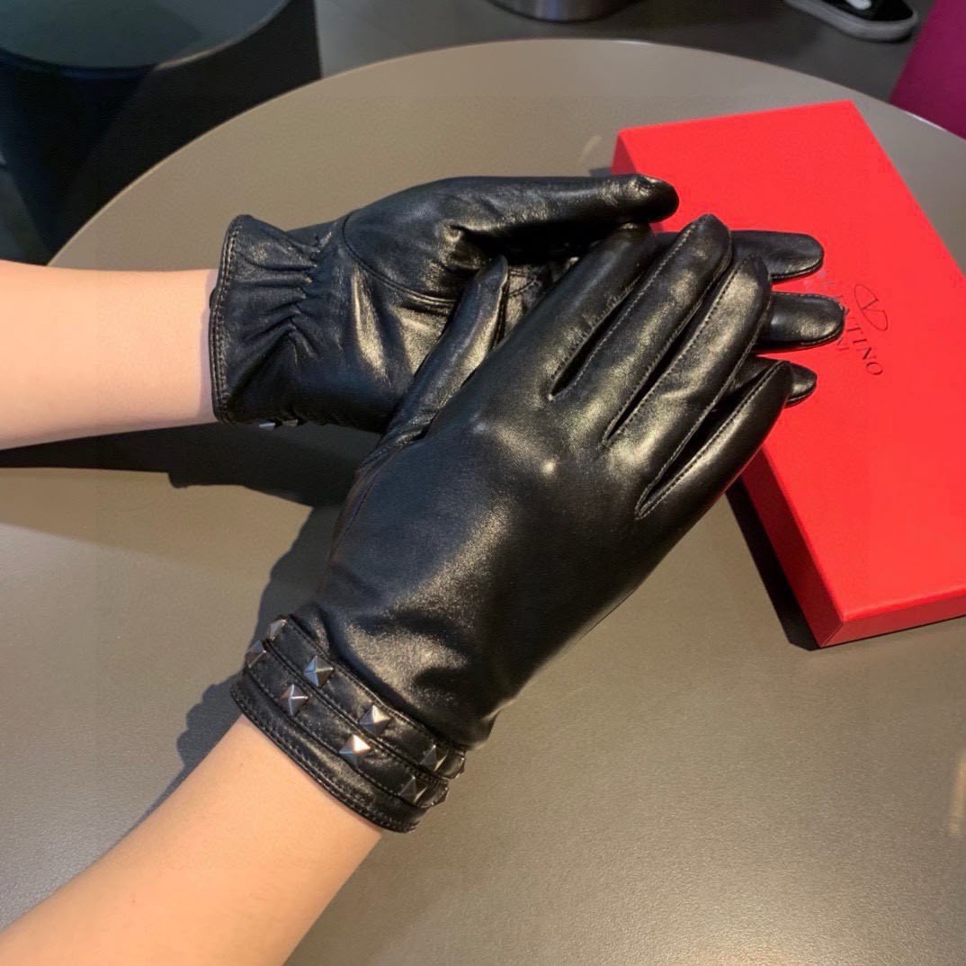 Valentino Gloves - Black