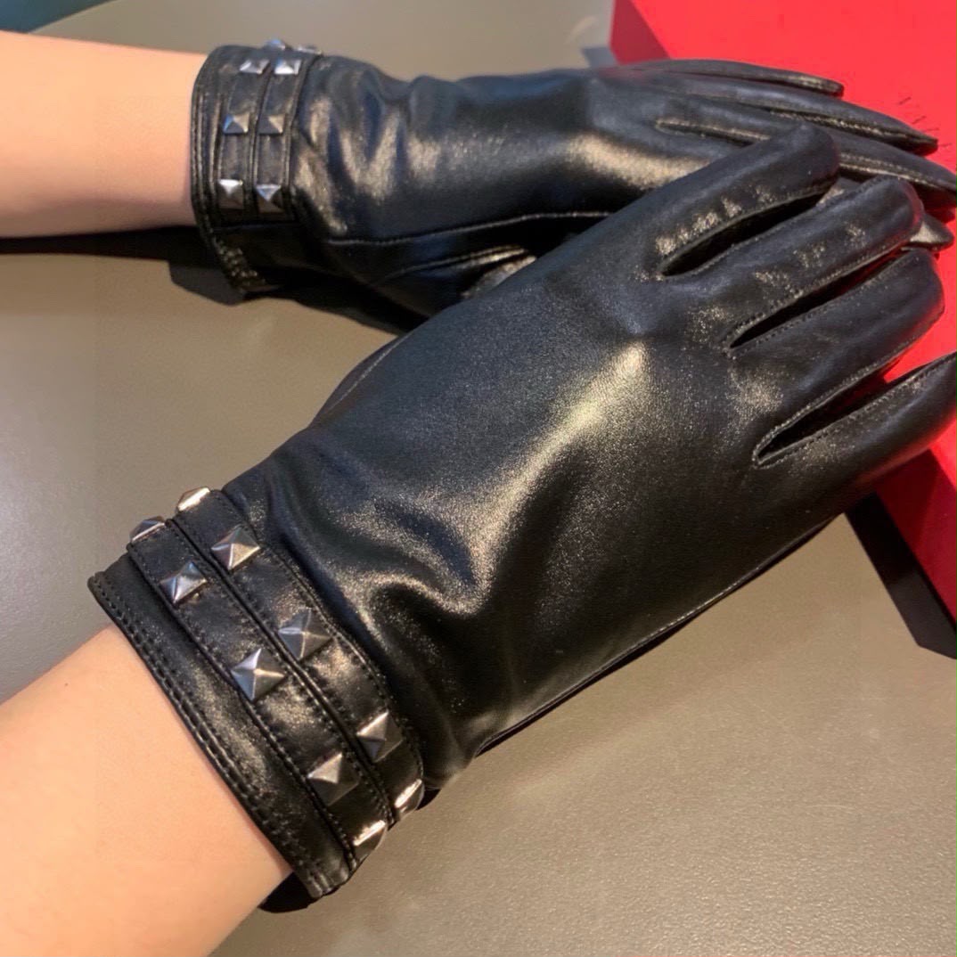 Valentino Gloves - Black