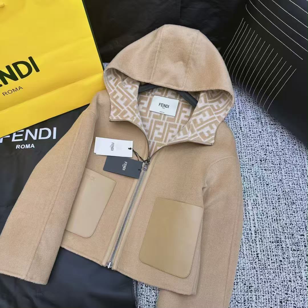 Fendi Contrast-Pocket Hooded Jacket - Beige