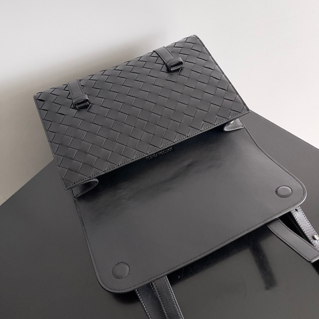 Bottega Veneta Woven Flap Crossbody Bag - Black