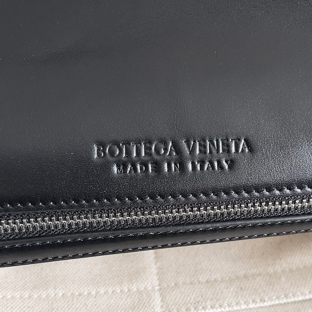 Bottega Veneta Woven Flap Crossbody Bag - Black