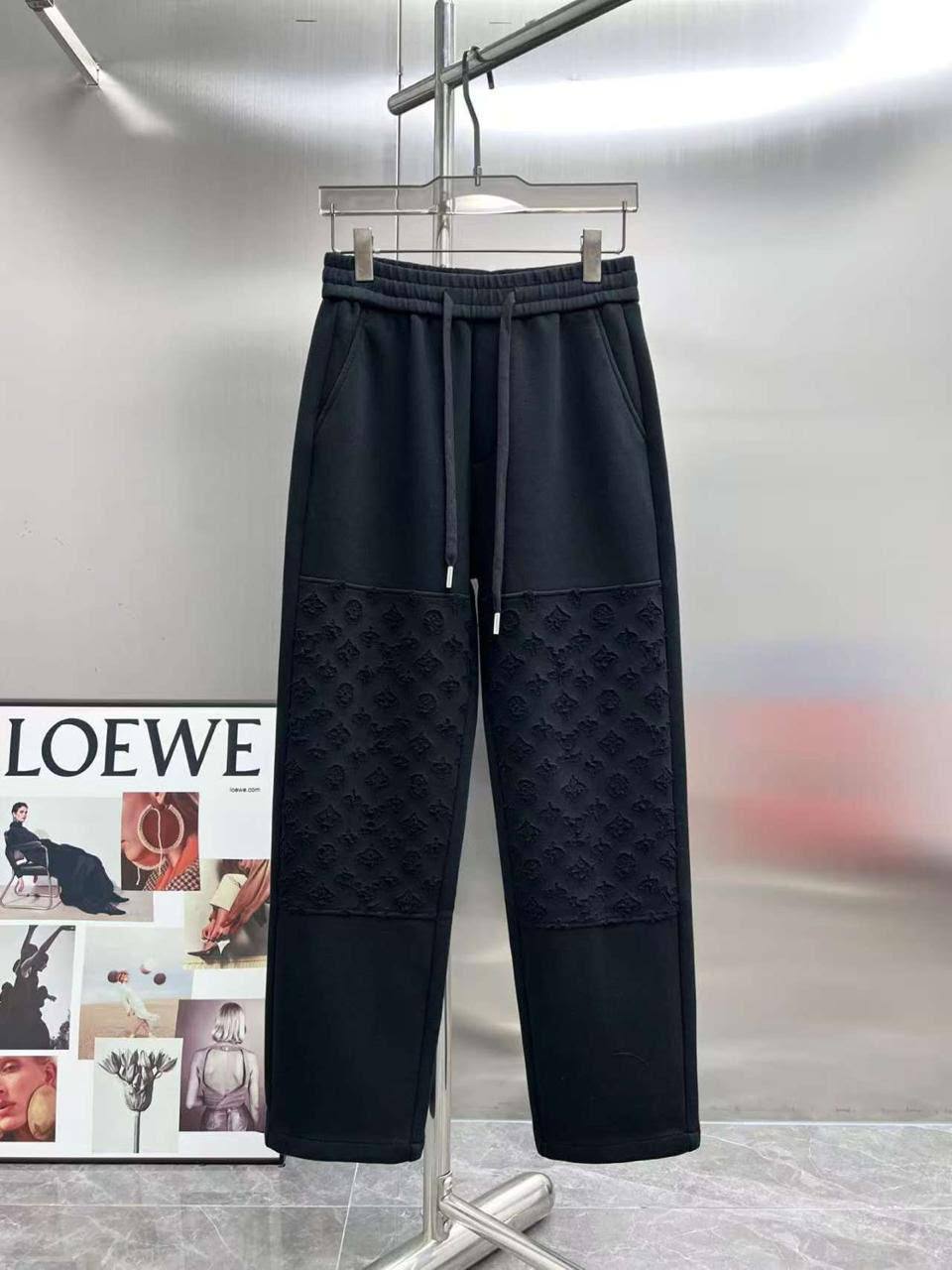 Louis Vuitto Sweat Pants - 