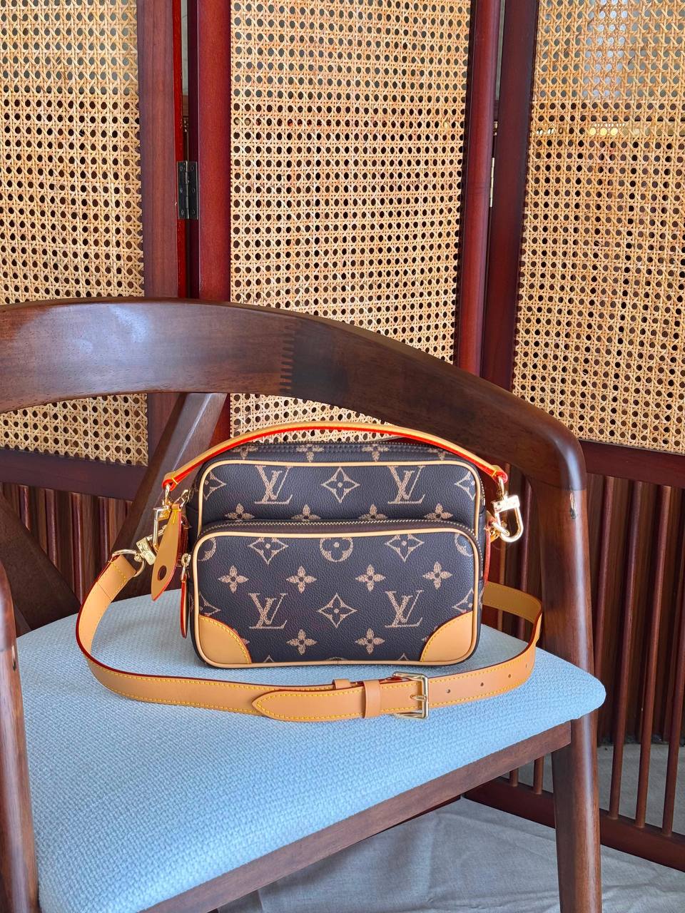 Louis Vuitton Messenger Bag - 