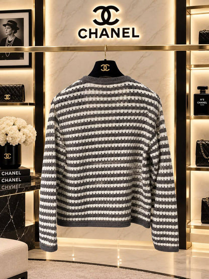 Chanel  Sweater - 