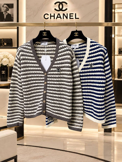 Chanel  Sweater - 