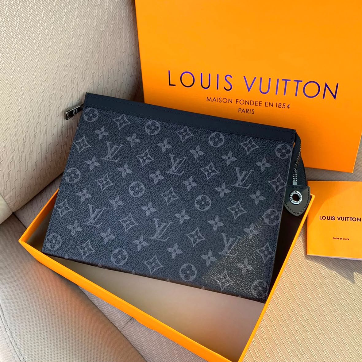 Louis Vuitton Zip Clutch - Navy Monogram