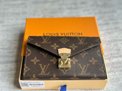 Louis Vuitton Makeup Brush Set - Brown
