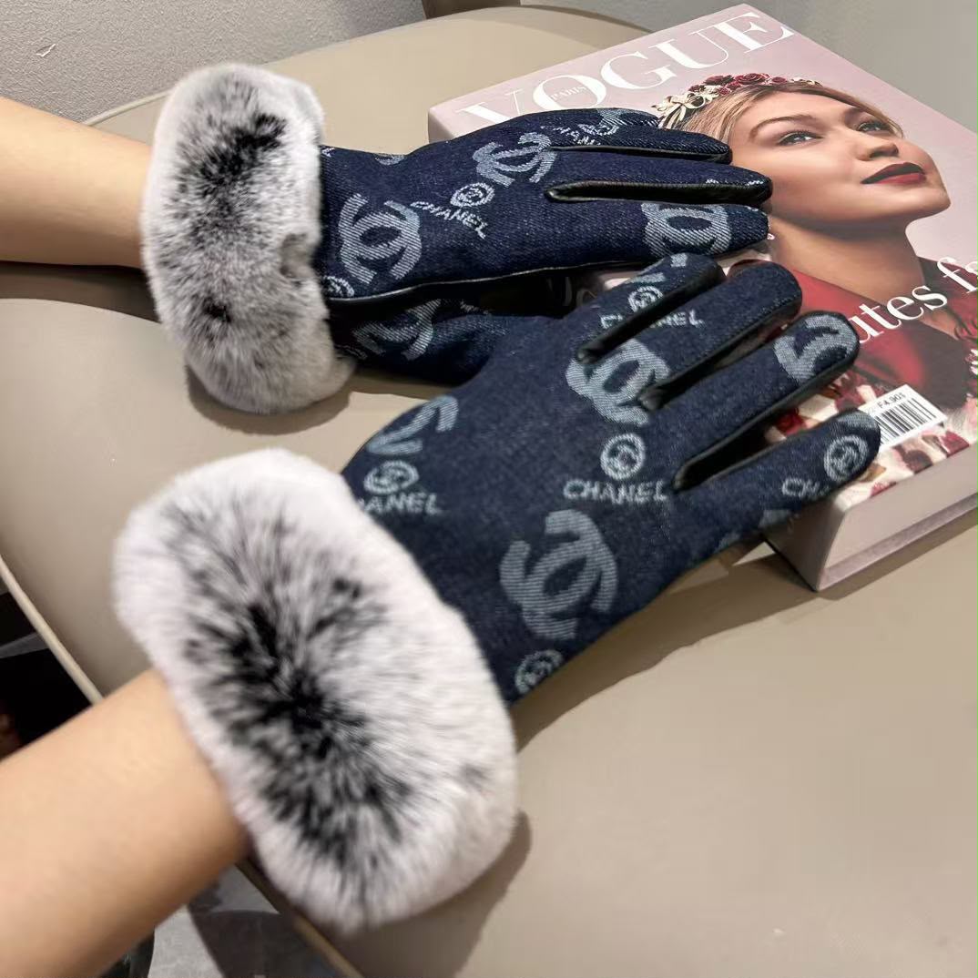 Chanel Gloves - Black