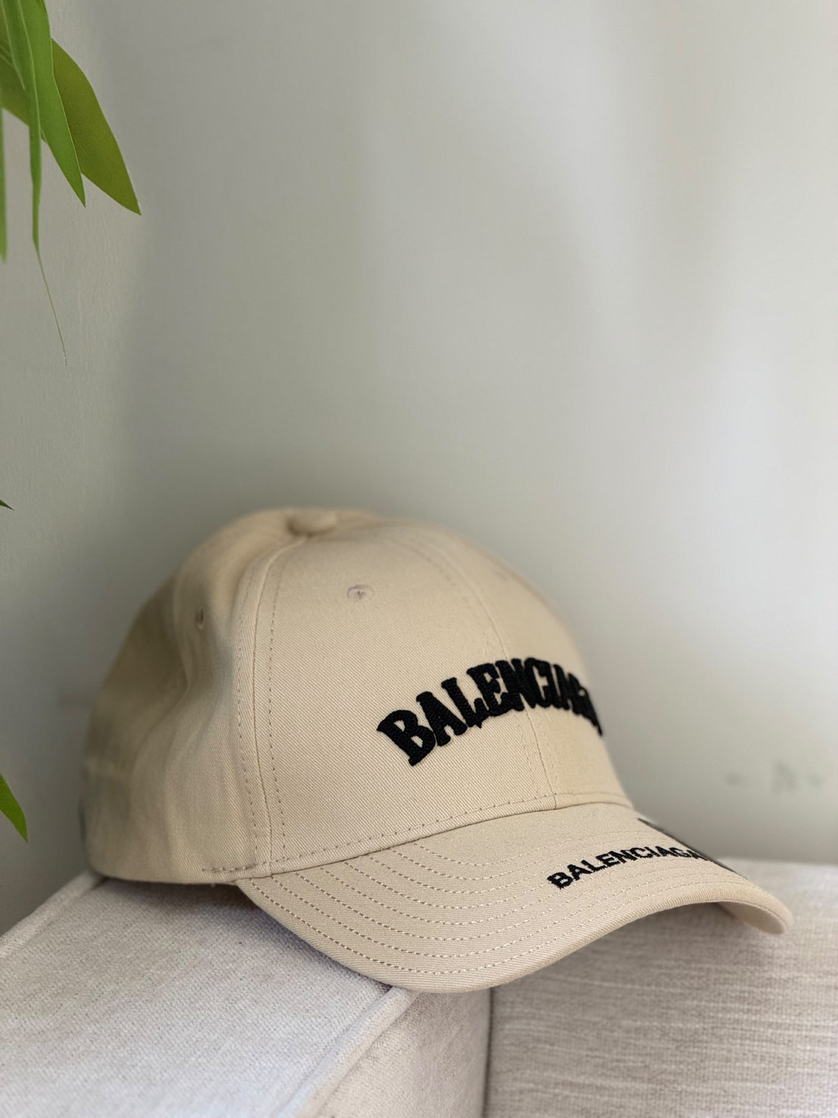 Balenciaga Embroidered-Wordmark Cap - Beige