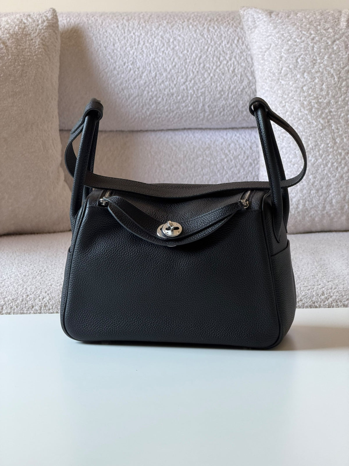 Hermès Lindy Shoulder Bag - Black