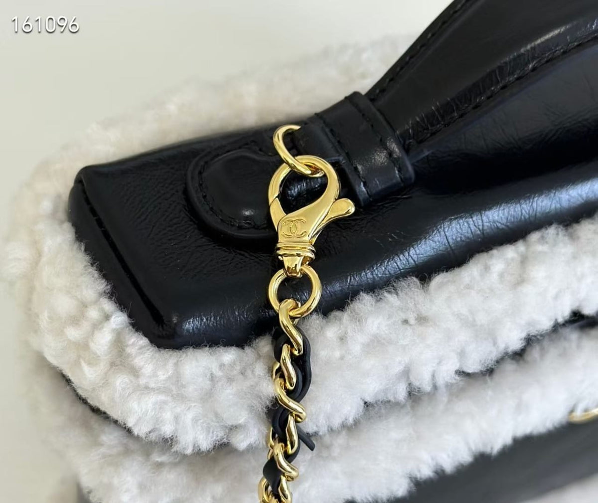 Chanel Box-Shape Handbag - Black