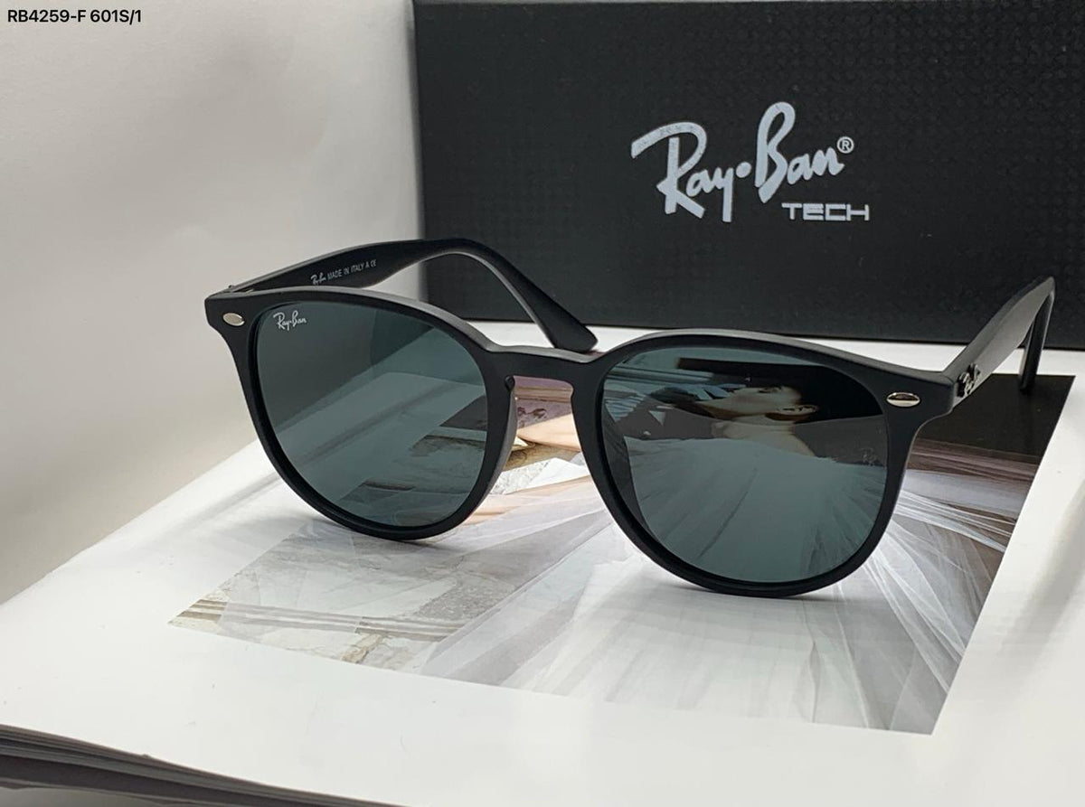 Ray-Ban Sunglasses - 